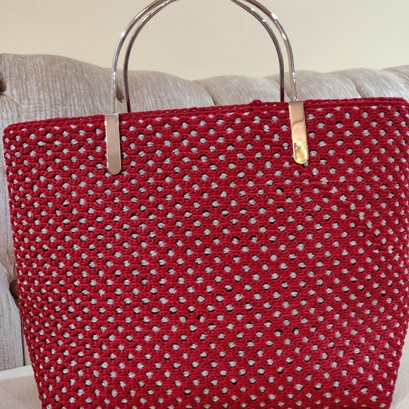 Red and Silver Handmade Korean Ladies Purse - Picture 1 of 4